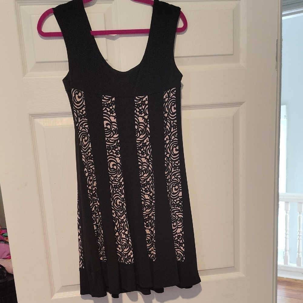 Elegant Black and Pink Patterned Dress